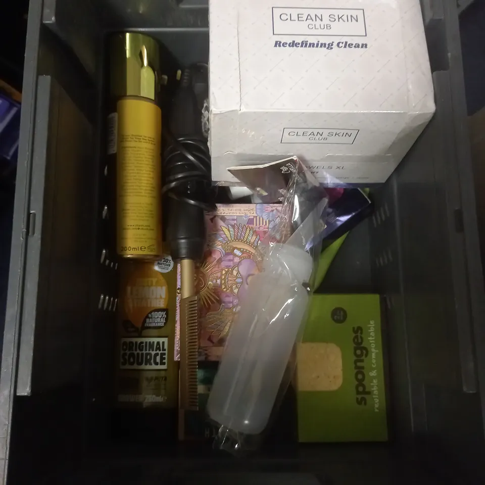 APPROXIMATELY 20 ASSORTED COSMETIC PRODUCTS TO INCLUDE - SQUATCH SOAP BAR - REVOLUTION EYESHADOW PALETTE - ARM & HAMMER TOOTHPASTE - ETC