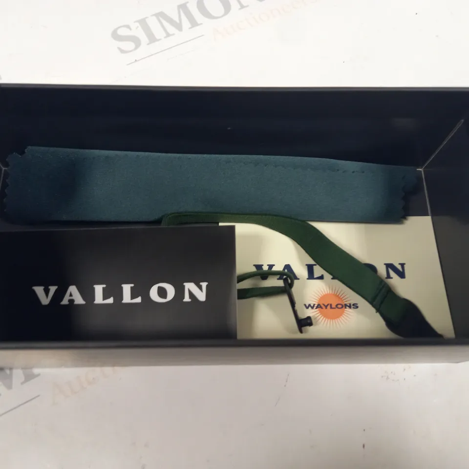 BOXED PAIR OF VALLON WAYLON GLASSES - BLACK
