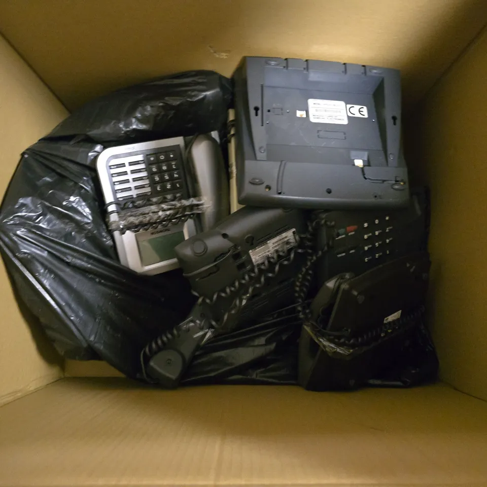 SET OF 6 OFFICE PHONES TO INCLUDE - BT , SAMSUNG , THOMSON ETC