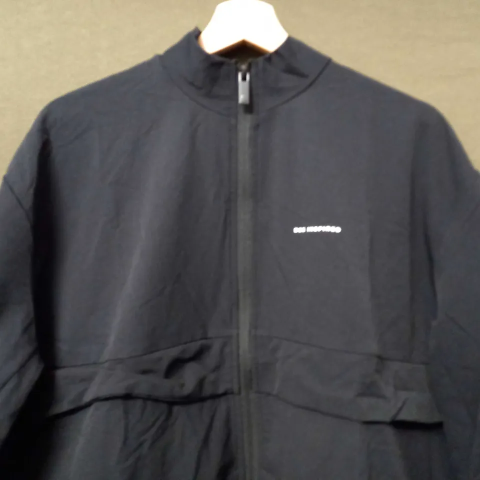 BEE INSPIRED RAMOS FUNNEL NECK JACKET IN BLACK - SMALL
