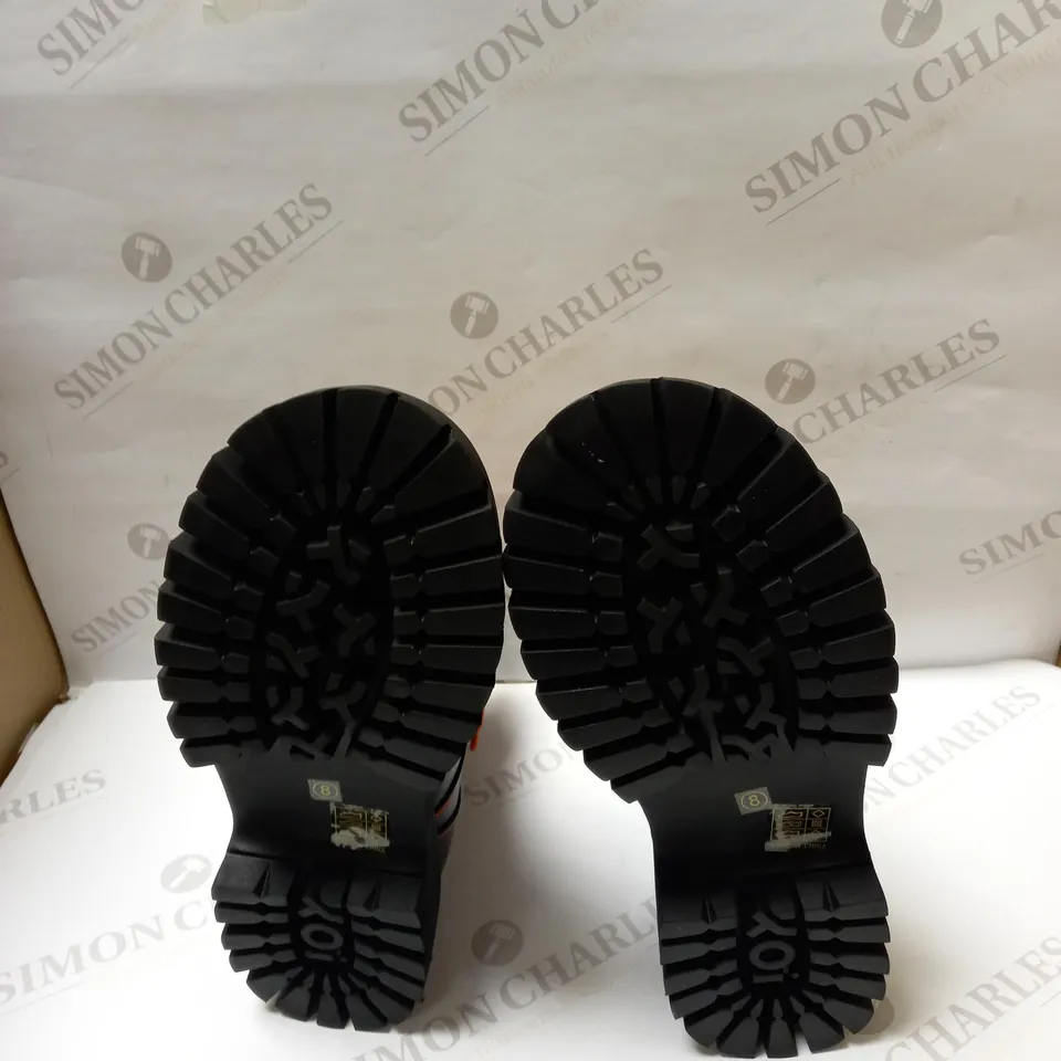 DESIGNER KOI VEGAN BOZO BLACK AND ORANGE FORK TOE BOOTS SIZE 8