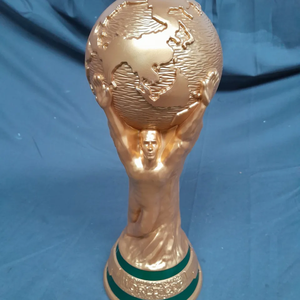 REPLICA WORLD CUP TROPHY
