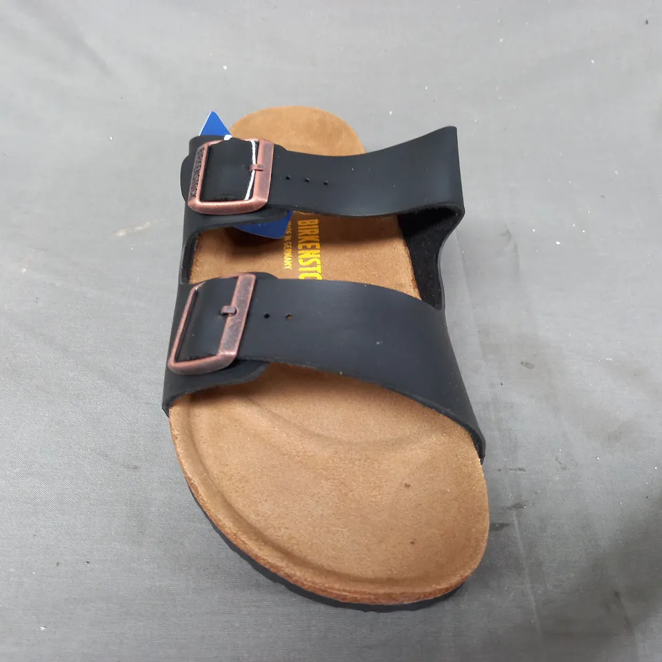 BOXED PAIR OF BIRKENSTOCK OPEN TOE SANDALS IN BLACK EU SIZE 43