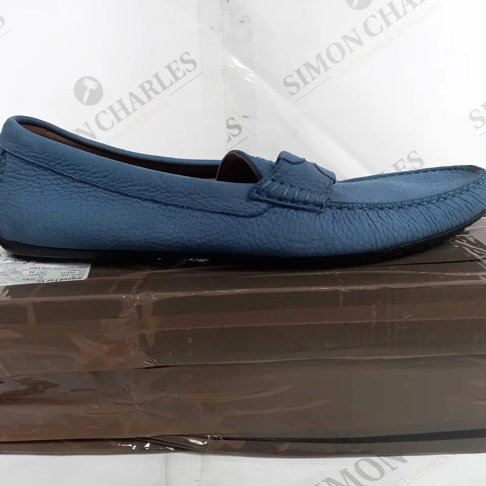 BOXED DOLCE & GABBANA SLIP ON BLUE SHOE - SIZE 10