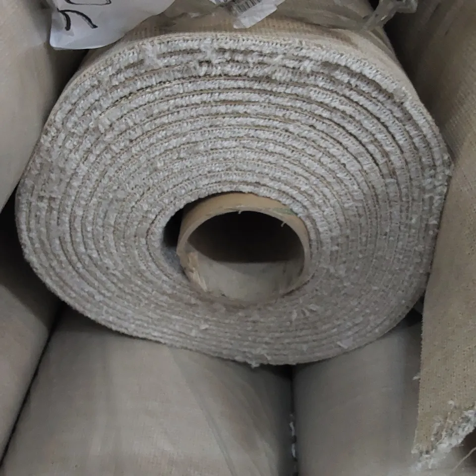 LARGE ROLL OF QUALITY CARPET // SIZE UNSPECIFIED 