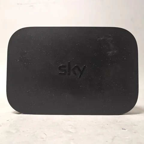 BOXED SKY Q HUB (ER115)