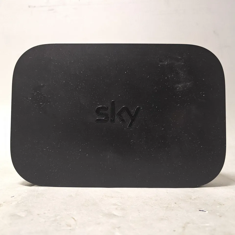 BOXED SKY Q HUB (ER115)