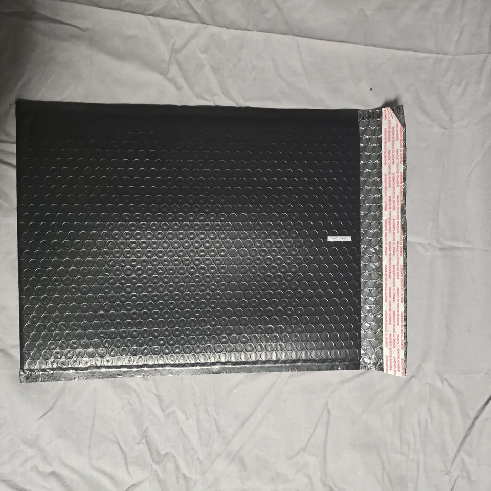 APPROXIMATELY 50 ORBYT BUBBLE MAILER – BLACK BUBBLE PACKAGING