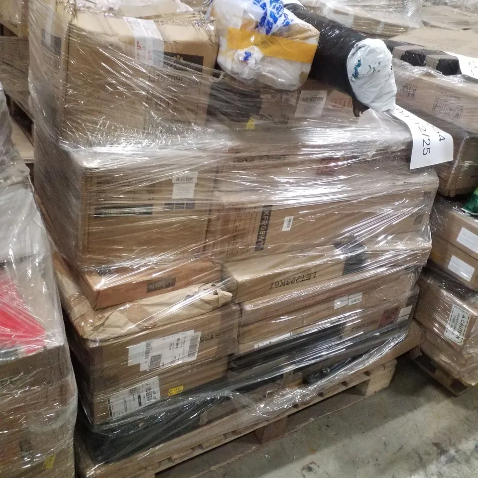 PALLET CONTAINING ASSORTED PRODUCTS INCLUDING CAT TREE, DUMBELL SET & SHOE BOXES