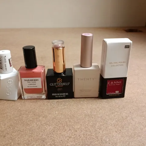APPROXIMATELY 20 BOTTLES OF NAIL VARNISH TO INCLUDE CANNI, GLITTERBELS AND NAILBERRY