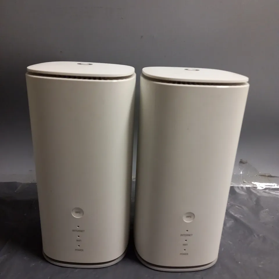 LOT OF 2 UNBOXED VODAPHONE GIGACUBES - MC888 ULTRA