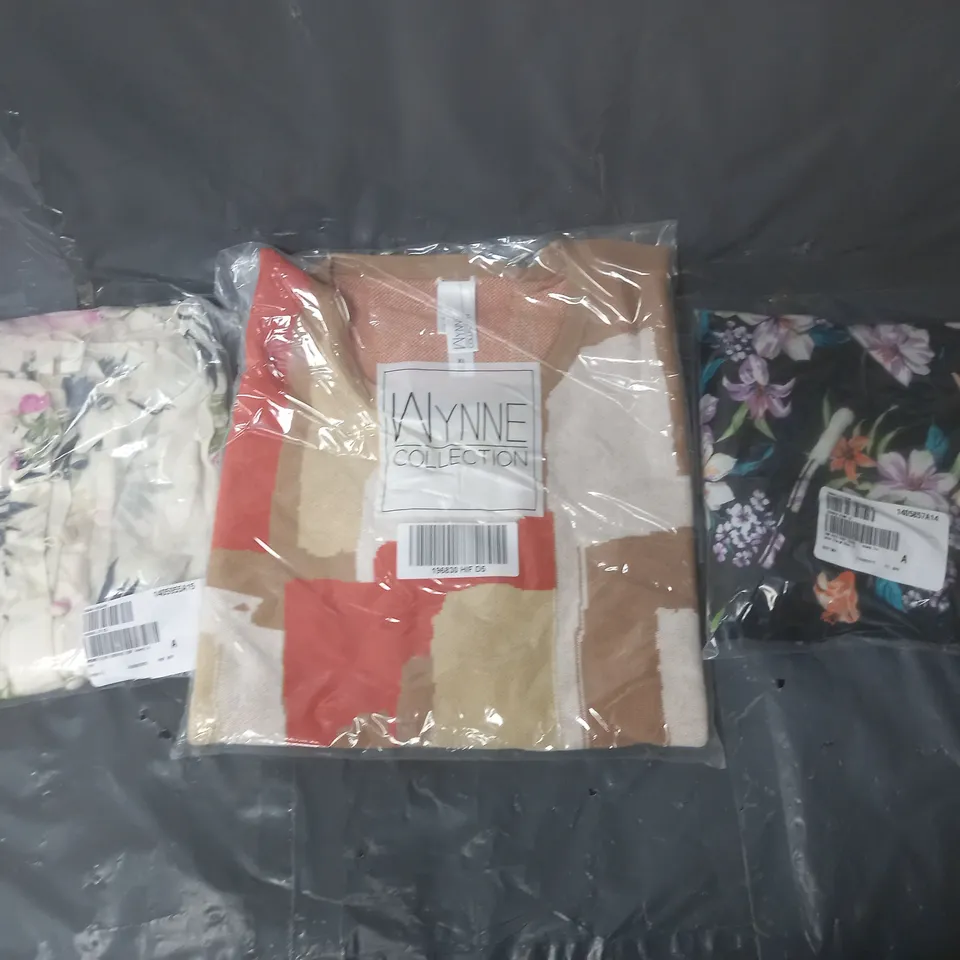 BOX OF APPROXIMATELY 10 ASSORTED BAGGED CLOTHING ITEMS 