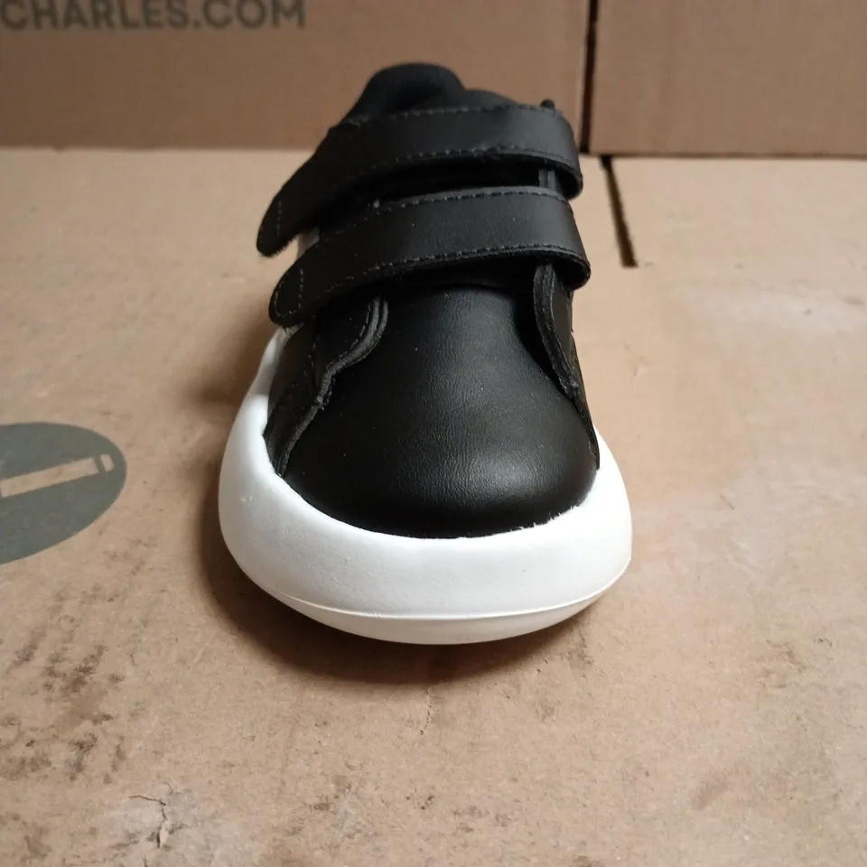 ADIDAS KIDS VELCRO FASTENING TRAINERS BLACK AND WHITE YOUNG CHILD SIZE 7