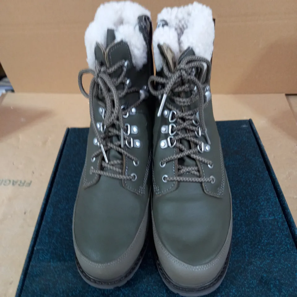 EMU OKAB WATERPROOF BOOTS - DARK OLIVE - UK 7