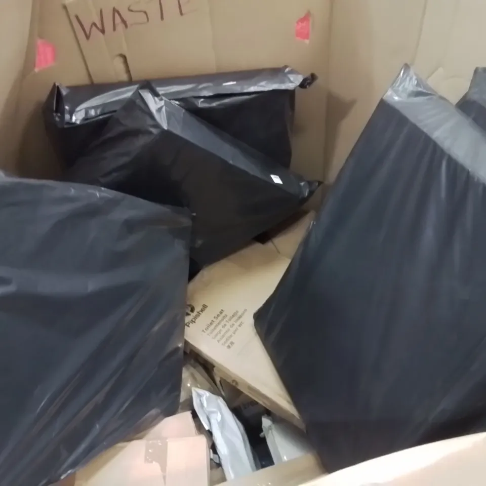 PALLET OF ASSORTED ITEMS INCLUDING: INDOOR WOODEN CLOTHES HANGERS, BLINDS, AQUARIUM LIGHT, TOILET SEAT, TOILET SEAT RISER ECT