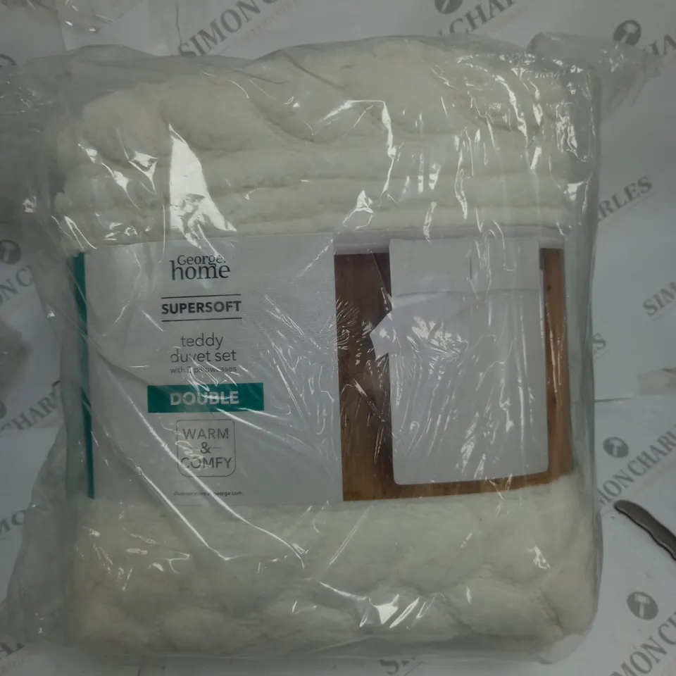 GEORGE HOME SUPERSOFT TEDDY DUVET WITH 2 PILLOW CASES DOUBLE WHITE 