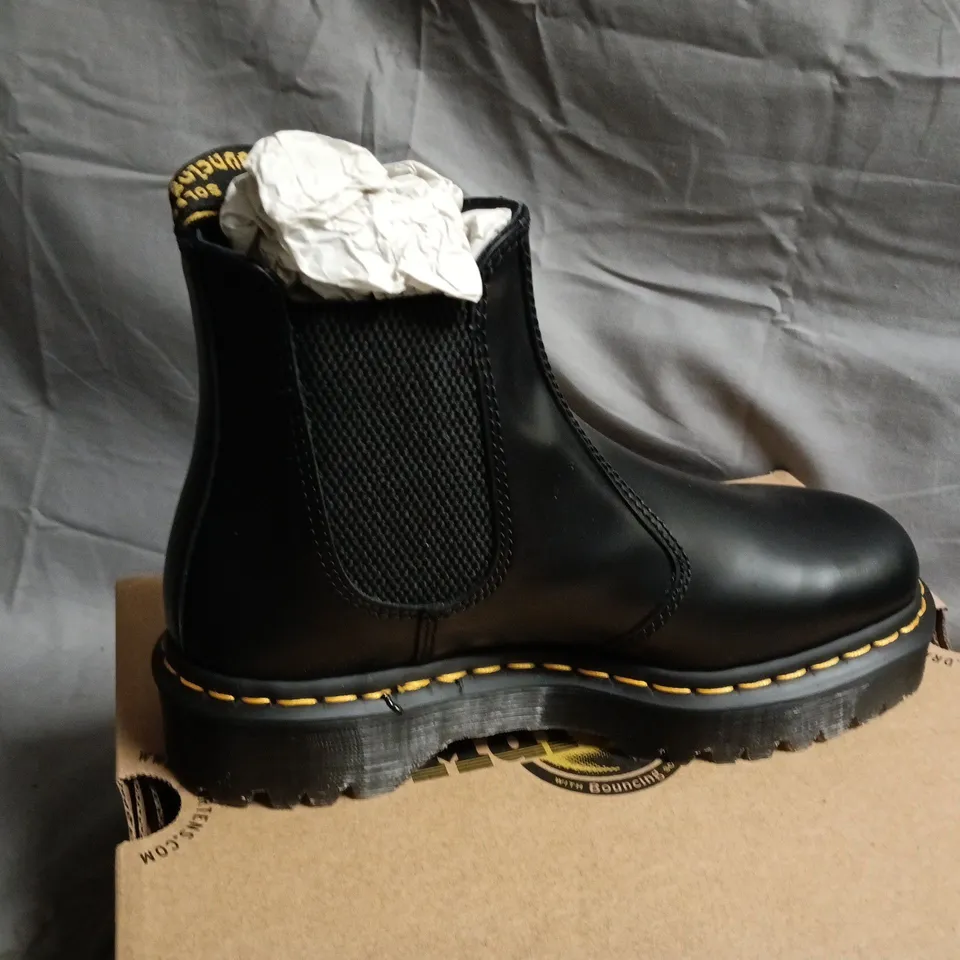 DR. MARTENS 2976 BEX BLACK CHELSEA BOOTS – UK5 / EU38