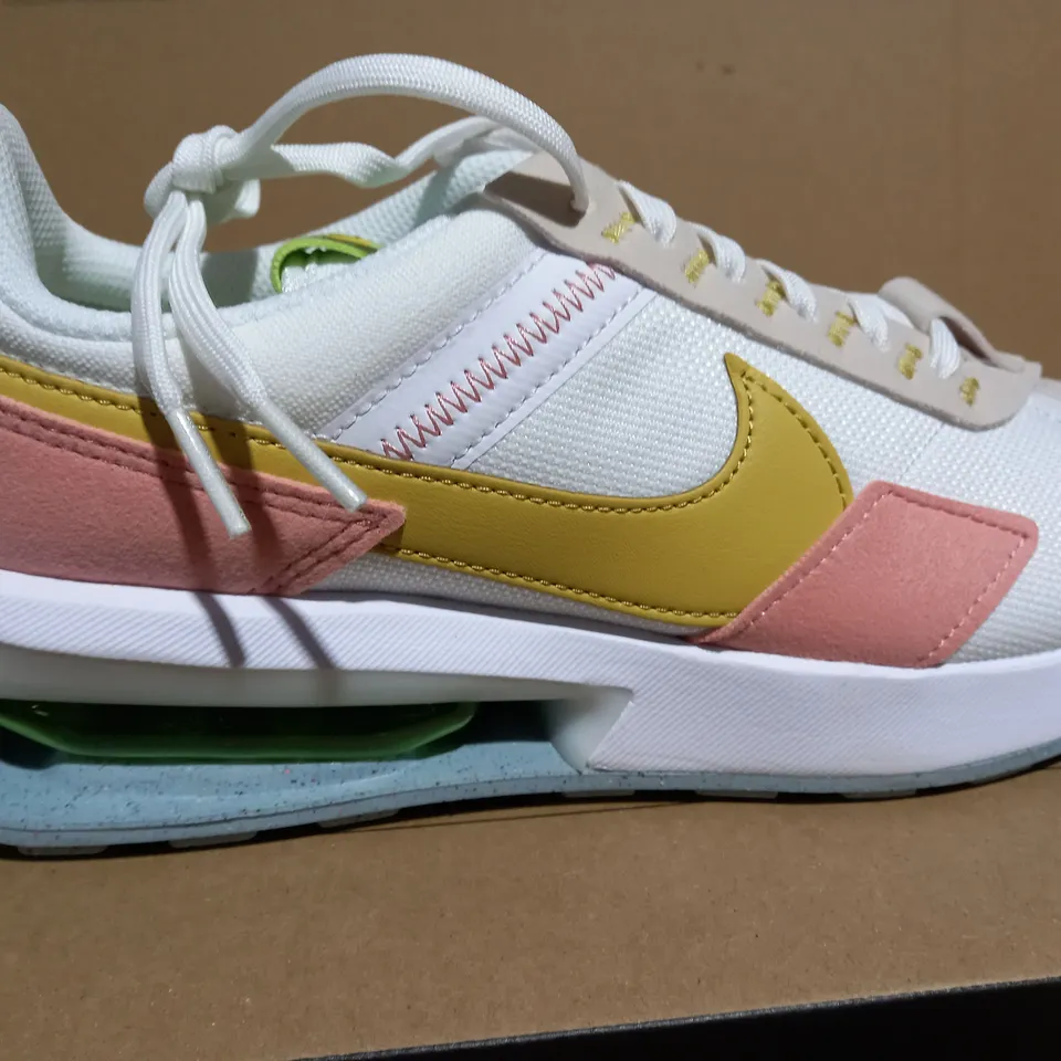 NIKE DV3458-100 WOMENS AIR MAX PRE-DAY TRAINERS - SIZE 6