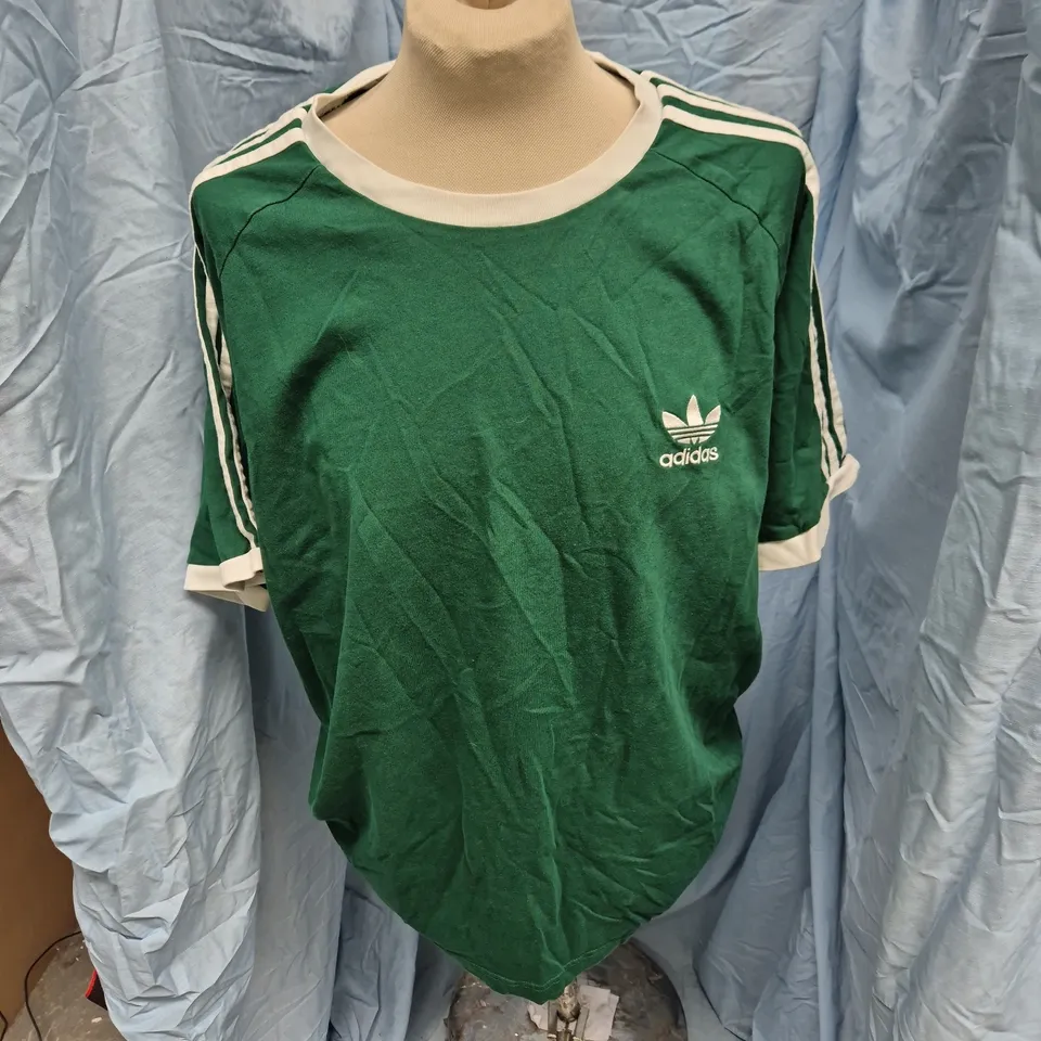 ADIDAS GREEN T-SHIRT WITH WHITE STRIPES – MEN - SIZE XL