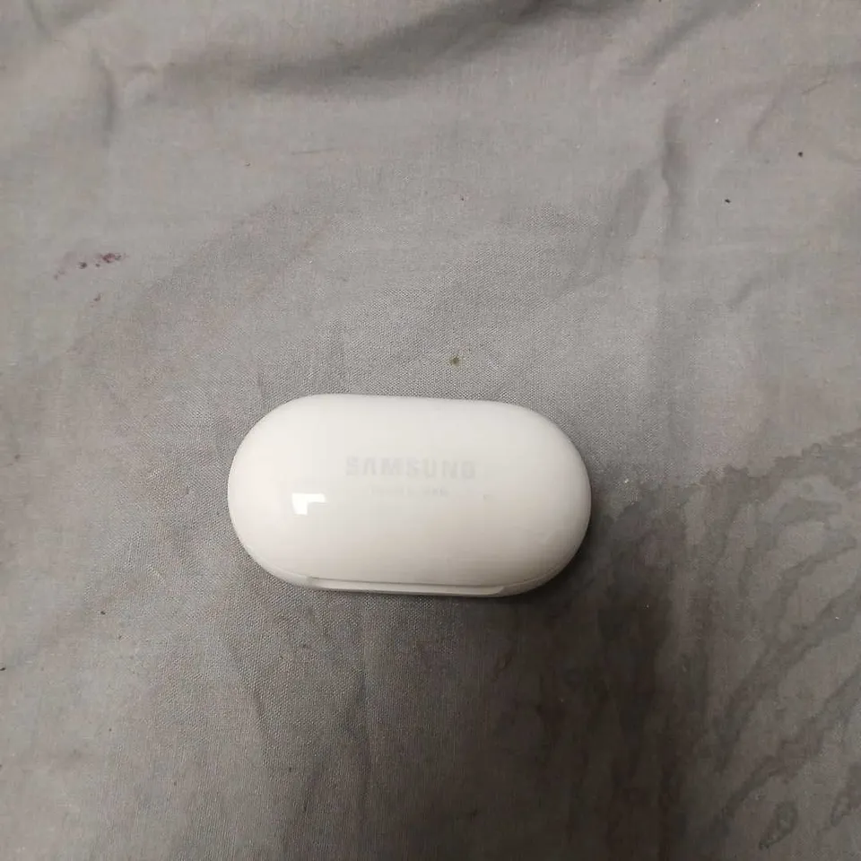SAMSUNG GALAXY BUDS+ WIRELESS EARBUDS SM-R175 IN WHITE CHARGING CASE