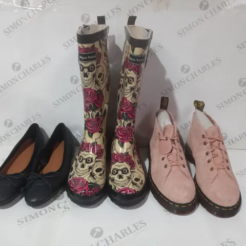BOX OF APPROXIMATELY 10 ASSORTED PAIRS OF SHOES AND FOOTWEAR ITEMS IN VARIOUS STYLES AND SIZES TO INCLUDE DR MARTENS, M&S, ETC