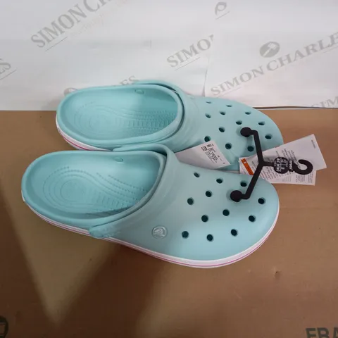 PAIR OF CROCS SIZE M12