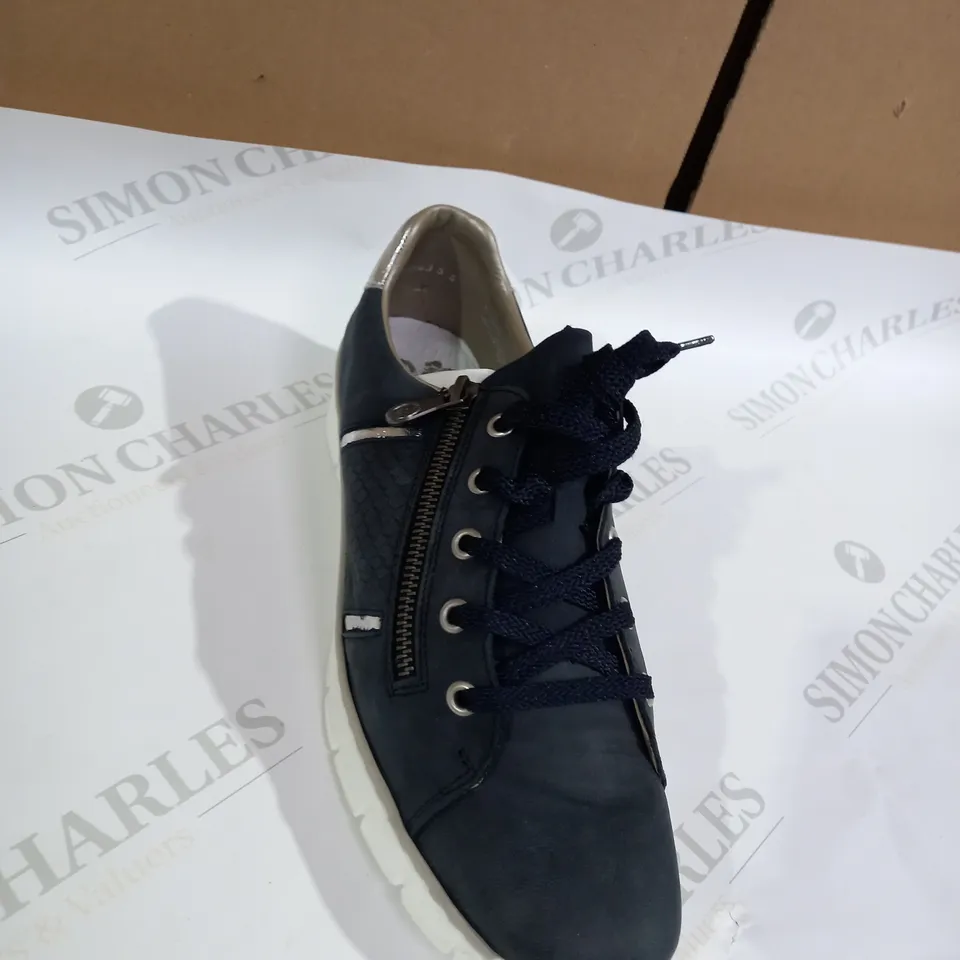 RIEKER NAVY TRAINERS SIZE 7.5