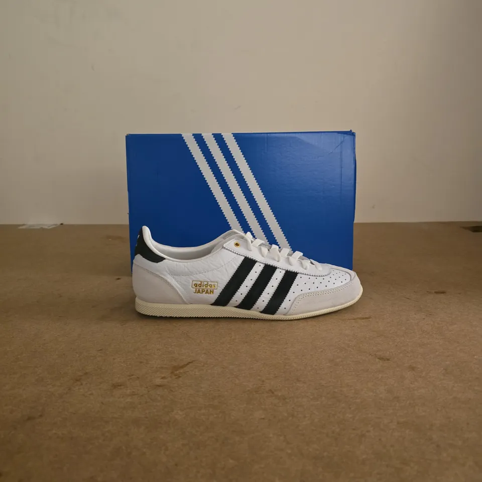 ADIDAS WHITE LEATHER SNEAKERS WITH BLACK STRIPES – JAPAN EDITION UK 6