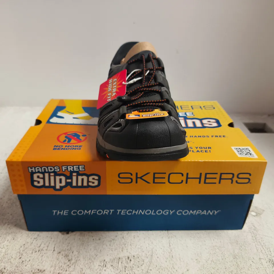 BOXED PAIR OF SKECHERS SLIP-INS SHOES IN BLACK/CHARCOAL SIZE UK 6.5