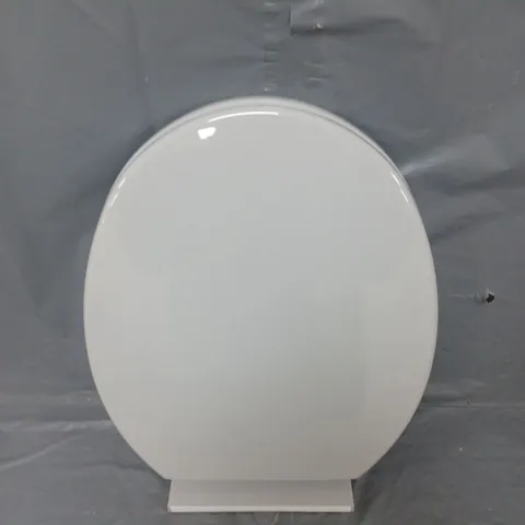 BOXED HOME ANTI BACTERIAL TOILET SEAT