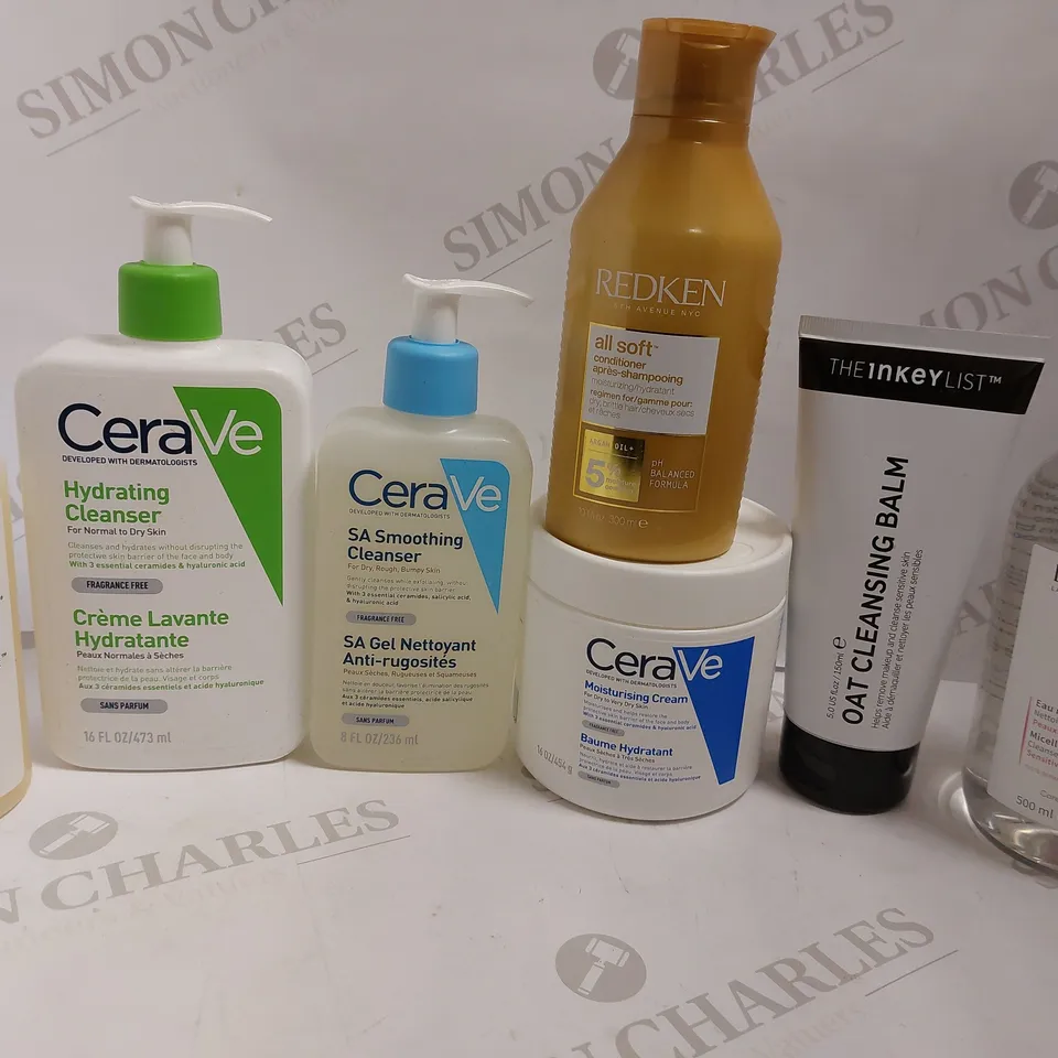 BOX OF APPROX 10 COSMETIC ITEMS TO INCLUDE CERAVE SMOOTHING CLEANSER, CERAVE HYDRATING CLEANSER, OLAPLEX BOND MAINTENANCE SHAMPOO