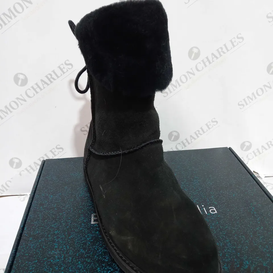 BOXED EMU BIRDWOOD BOOTS, BLACK - SIZE 7