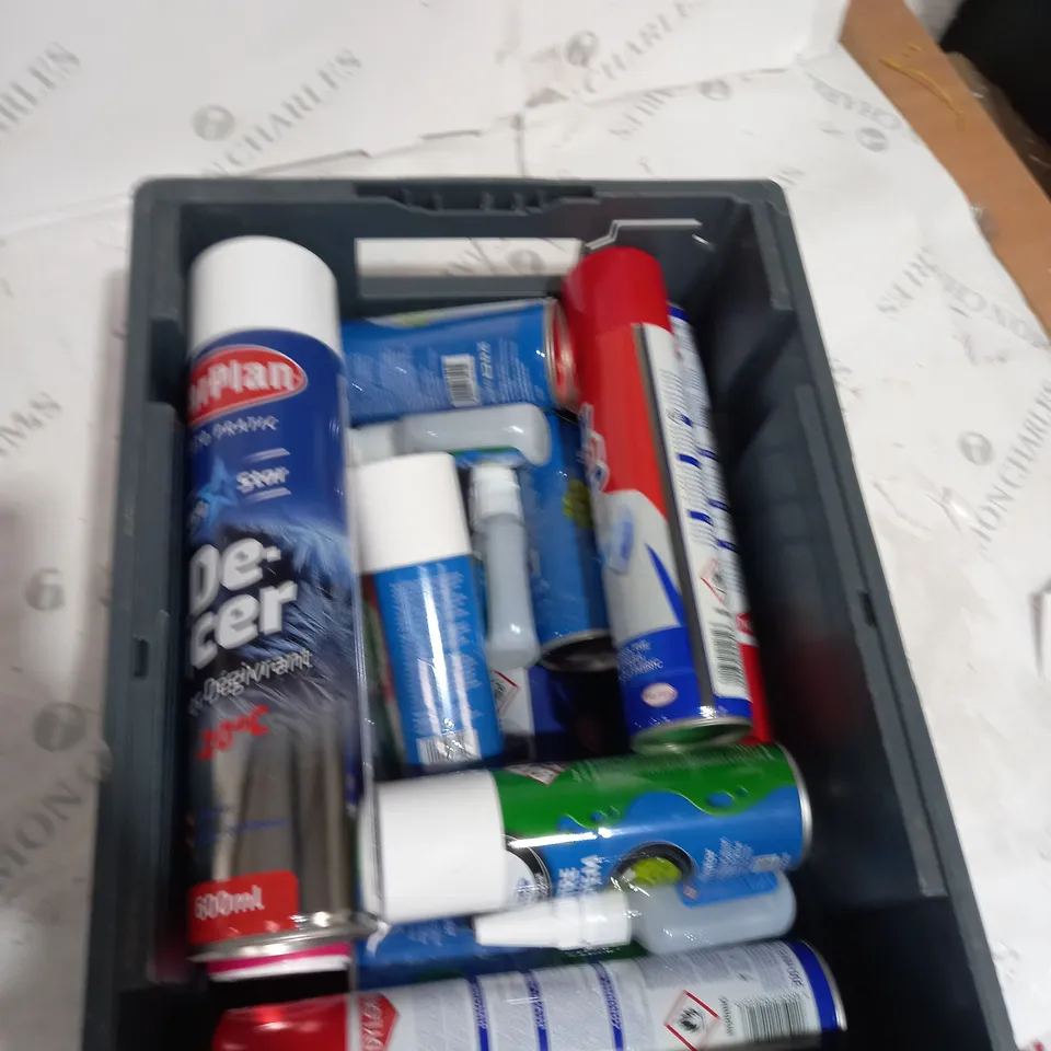 APPROXIMATELY 10 ASSORTED AEROSOL ITEMS TO INCLUDE DE ICER, STARCH SPRAY, SPRAY GLUE ETC - COLLECTION ONLY 