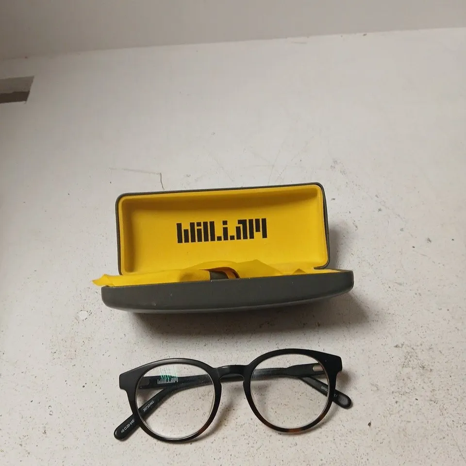 WILL.I.AM GLASSES WITH CASE