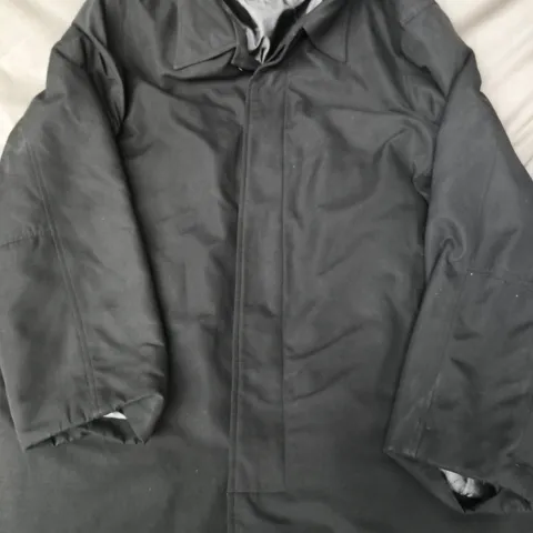 BUTLER & WEBB MEN'S BLACK COAT SIZE MEDIUM