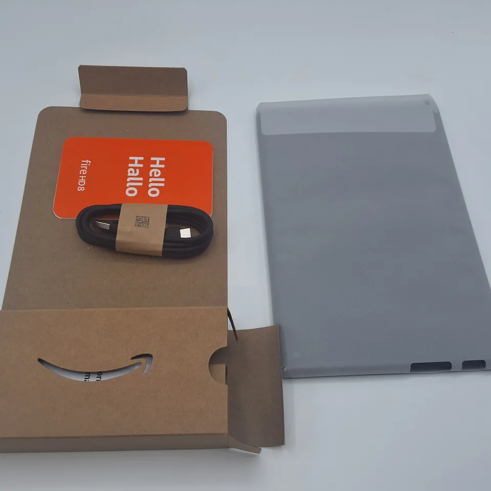 BOXED AMAZON FIRE HD 8 3/32GB IN BLACK 
