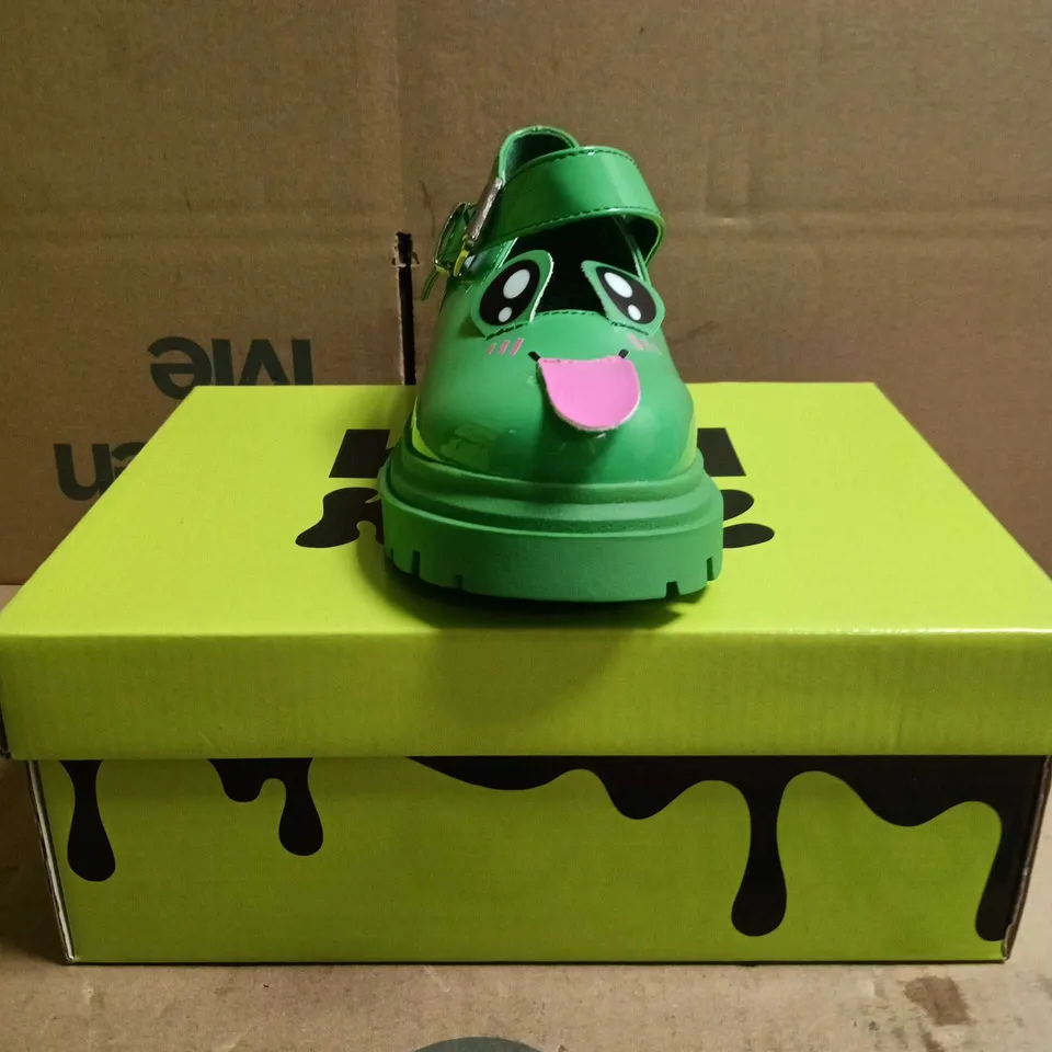 KOI KIDZ LIL TIRA CHEEKY FROG MARY JANE SHOES GREEN SIZE 12