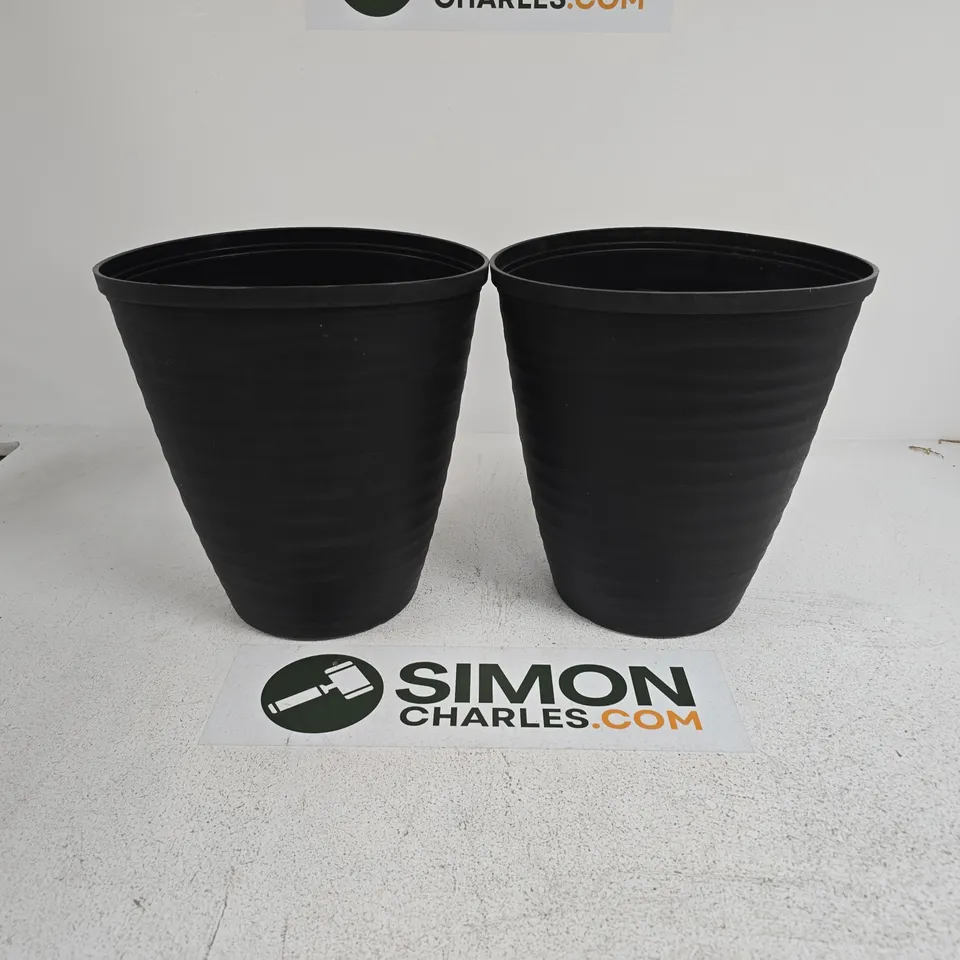 PAIR OF BLACK PLASTIC PLANT POTS