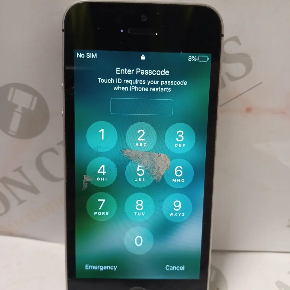 APPLE IPHONE SE SMARTPHONE 