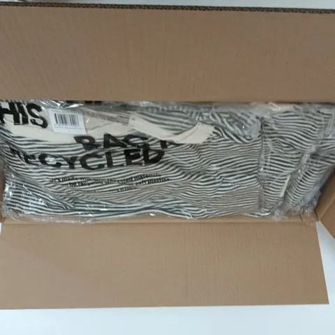 BOX OF APPROXIMATELY 20 ASSORTED CLOTHING ITEMS TO INCLUDE: OFF SHOULDER SWEATSHIRT