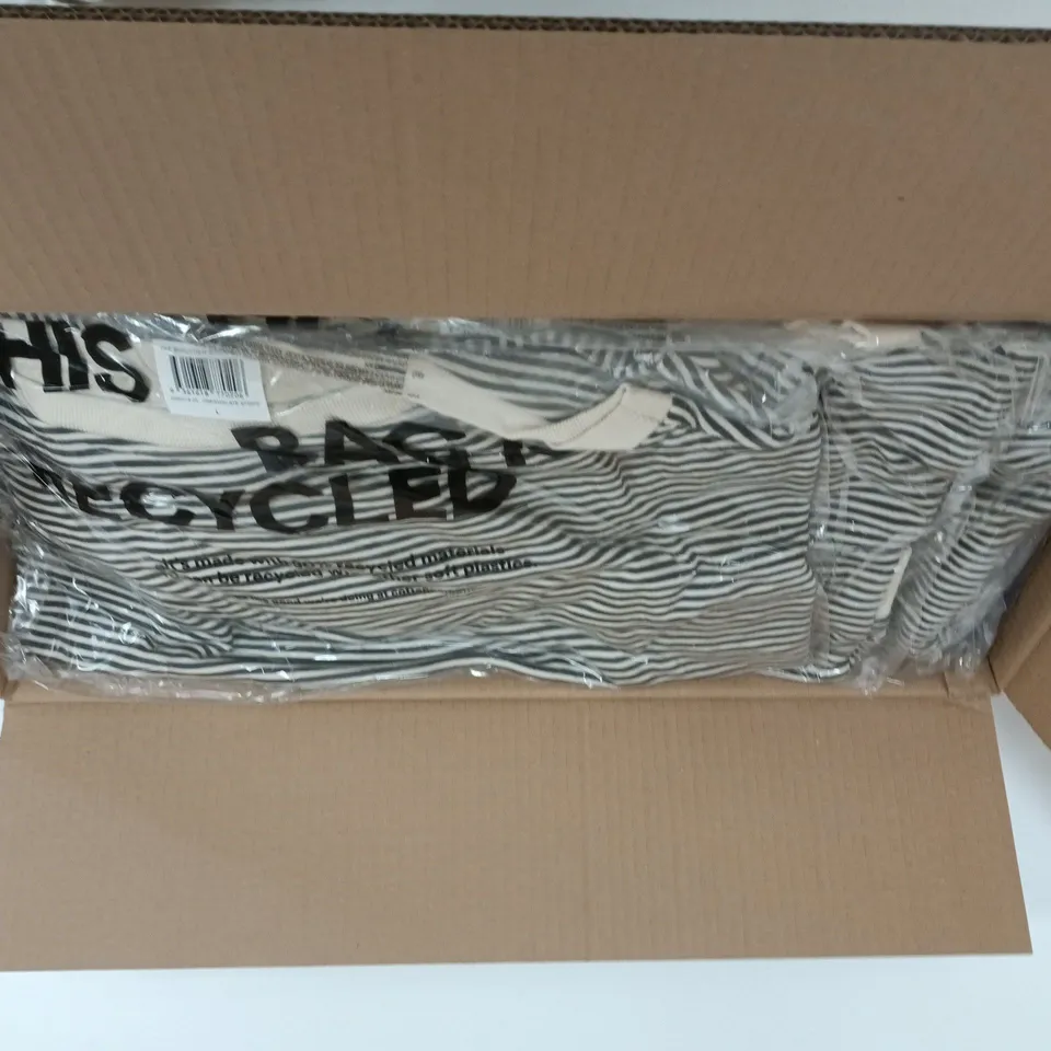 BOX OF APPROXIMATELY 20 ASSORTED CLOTHING ITEMS TO INCLUDE: OFF SHOULDER SWEATSHIRT 