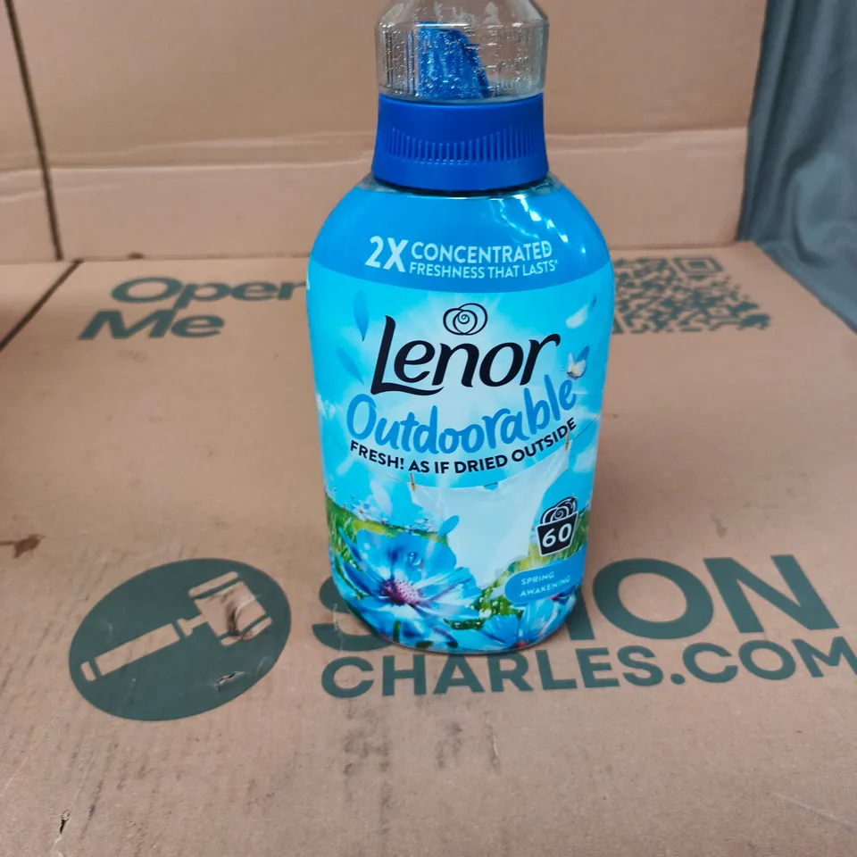 TOTE OF APPROXIMATELY 12 ASSORTED LIQUIDS TO INCLUDE: LENOR OUTDOORABLE