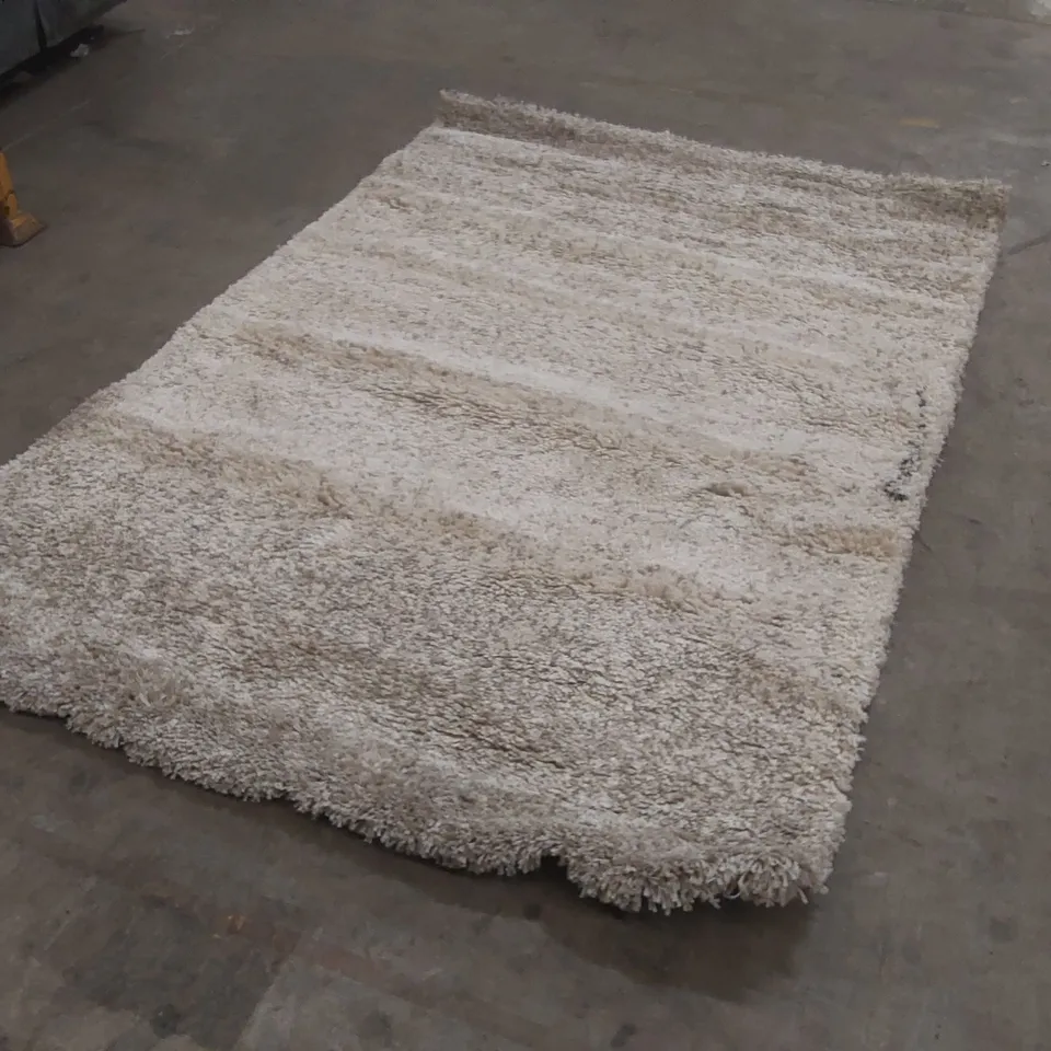 QUALITY DESIGNER AREA RUG - APPROXIMATELY 232 x 160cm