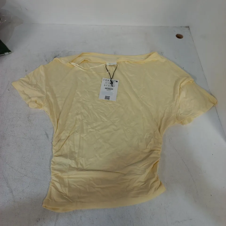 BERSHKA PALE YELLOW SHORT-SLEEVE TOP – WOMEN'S, SIZE S (UK)