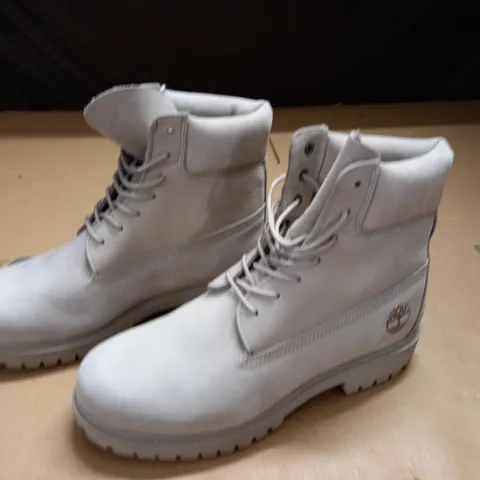 TIMBERLAND PRIMALOFT BEIGE BOOTS - 7W