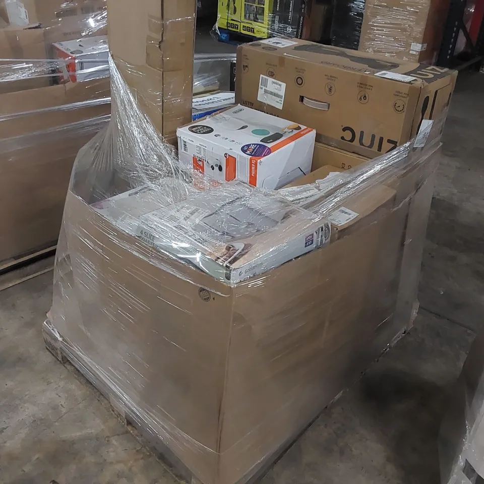 PALLET OF APPROXIMATELY 19 UNPROCESSED RAW RETURN HOUSEHOLD AND ELECTRICAL GOODS TO INCLUDE;