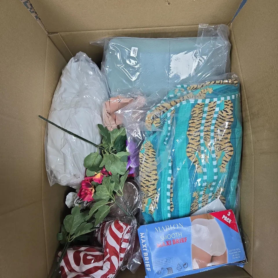 BOX OF APPROXIMATELY 20 ASSORTED ITEMS TO INCLUDE: & MAISI PINK T SHIRT