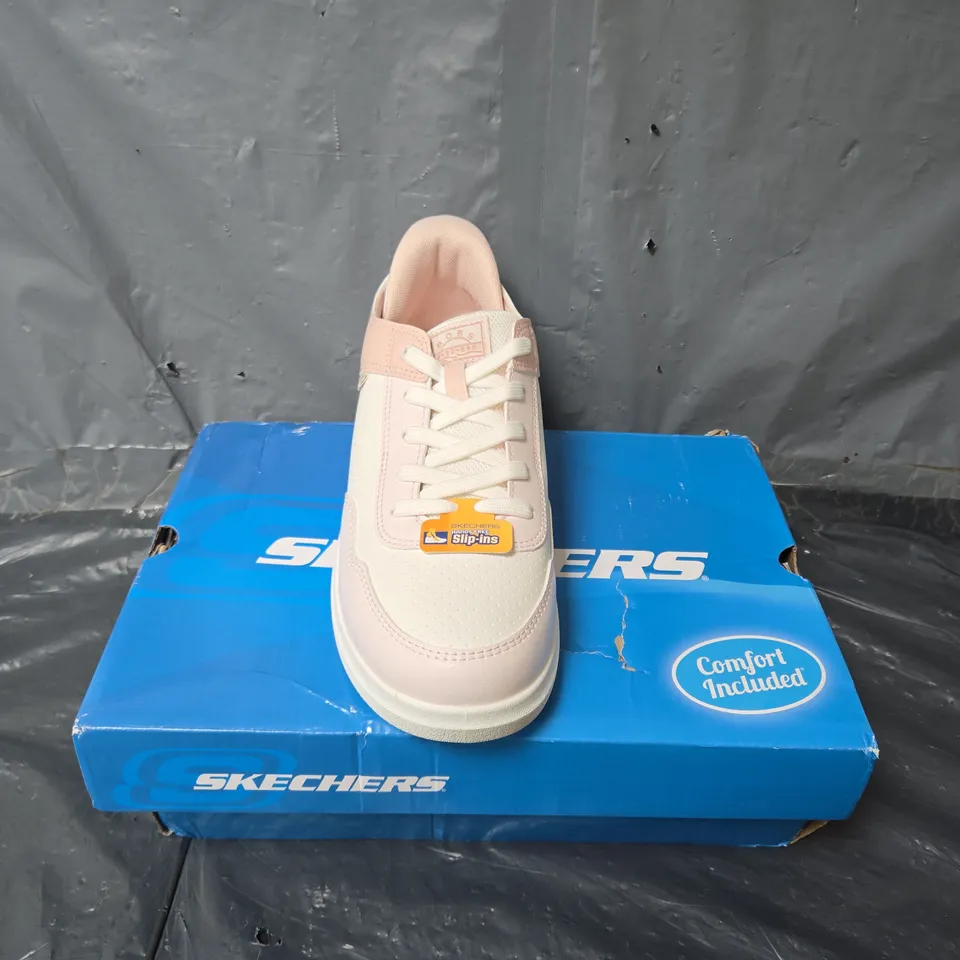 BOXED PAIR OF BOBS SKECHERS SLIP INS TRAINERS IN PINK - UK 8