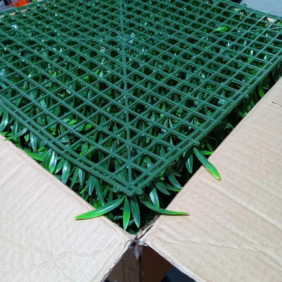 BOXED GARDEN REFLECTIONS LAVENDER LIVING WALL FAUX PANELS 