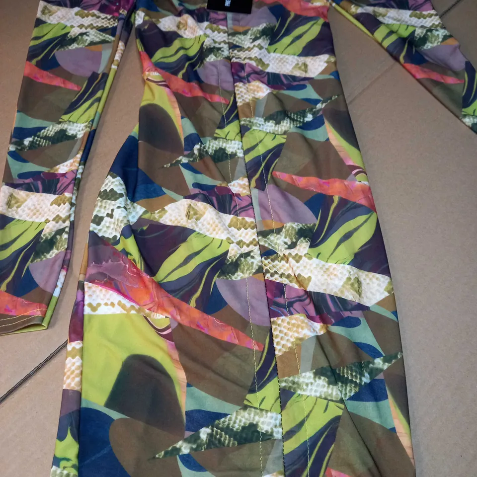 PRETTYLITTLETHING KHAKI PRINT RUCHED FONT LONG SLEEVE BODYCON DRESS - SIZE 8